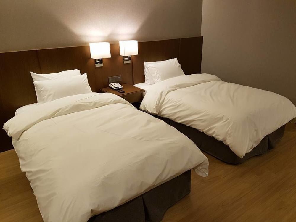 J Square Hotel And Wedding Чинджу Экстерьер фото