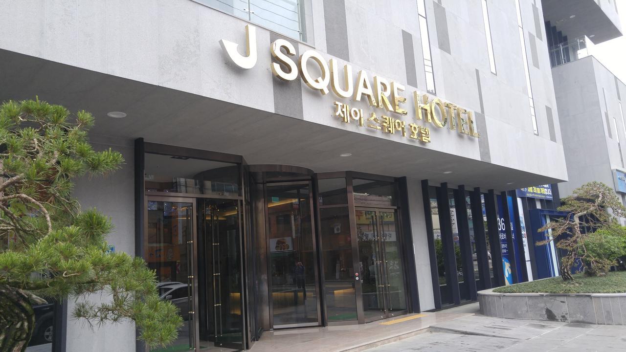 J Square Hotel And Wedding Чинджу Экстерьер фото