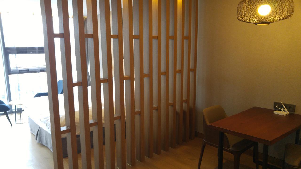 J Square Hotel And Wedding Чинджу Экстерьер фото