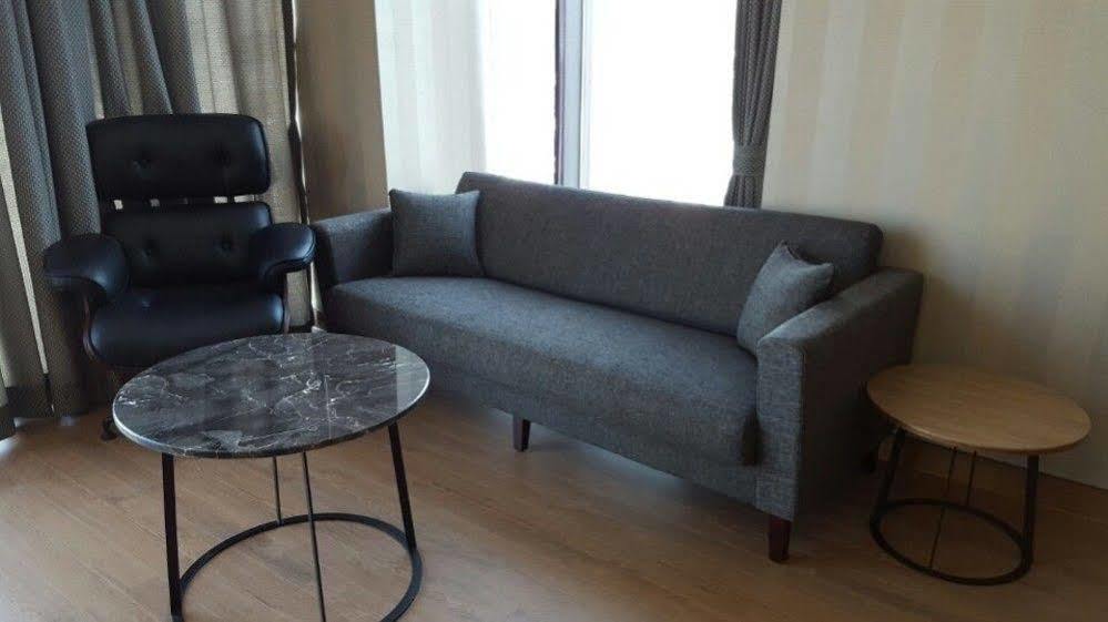 J Square Hotel And Wedding Чинджу Экстерьер фото