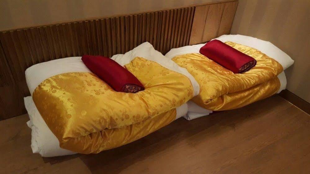J Square Hotel And Wedding Чинджу Экстерьер фото