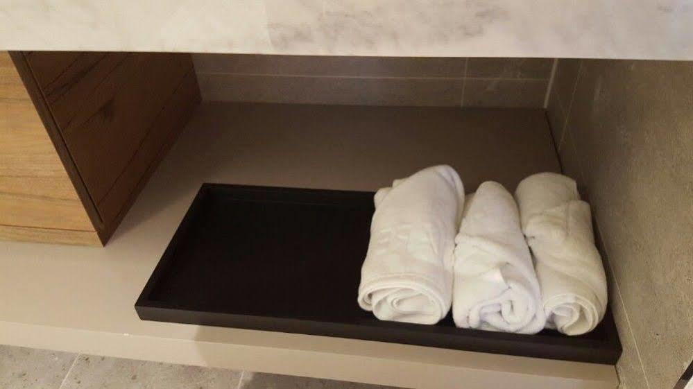 J Square Hotel And Wedding Чинджу Экстерьер фото
